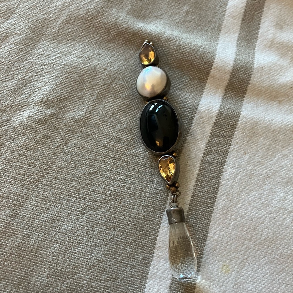 Lapel pin